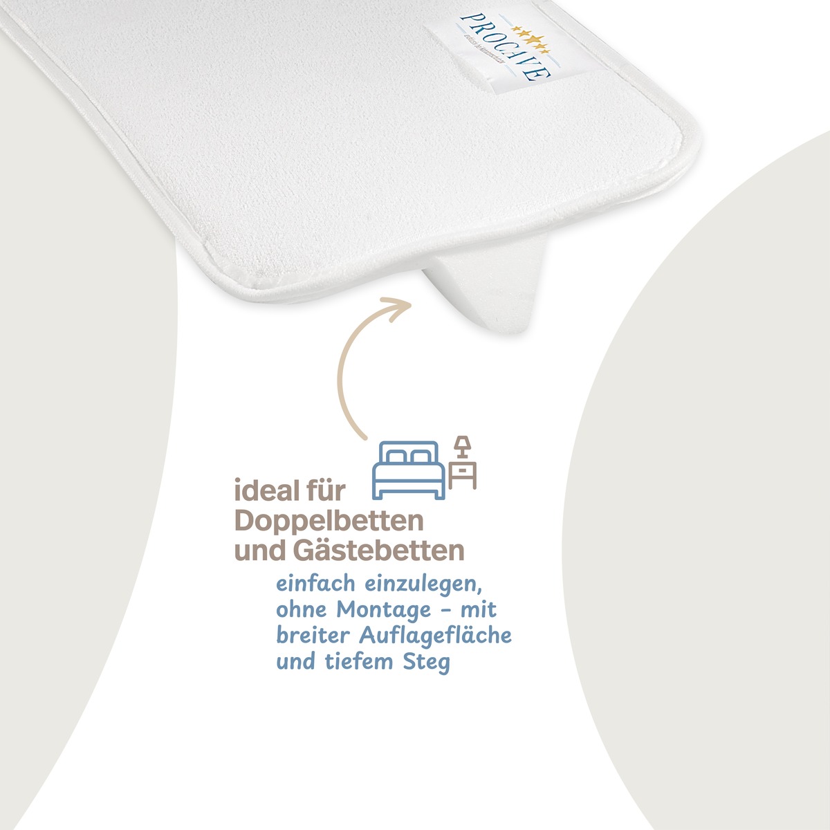 PROCAVE Doppelbettbrücke mit Frottee-Bezug — Weiße PROCAVE-Matratzenbrücke von oben mit tiefem Steg. Produkt-Highlight: ideal für Doppelbetten und Gästebetten – einfach einzulegen, ohne Montage, mit breiter Auflagefläche und tiefem Steg.