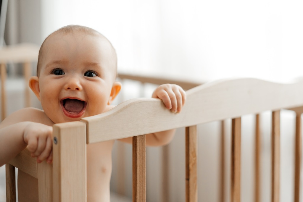 Baby, Säugling, Babybett, Gitterbett, Kind