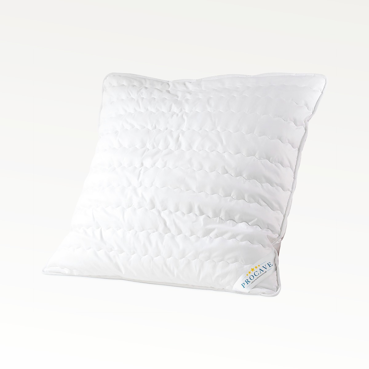 PROCAVE MICRO-COMFORT Kissen versteppt als Freisteller — weiches Microfaser-Kopfkissen mit Wellensteppung und PROCAVE-Label